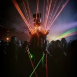 Concepts de soirées clubbing artites performeurs cirque france robot led et laser
