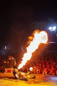 cracheuse de feu performeuse workshops france cirque concepts festival concert festival convention salon